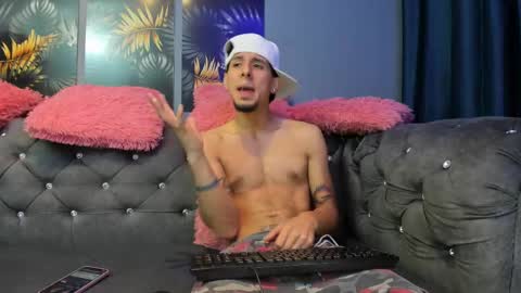 Snapshot of sensualsoulss chatting on October 18, 12:39 pm sensualsoulss online show from October 18, 12:39 pm