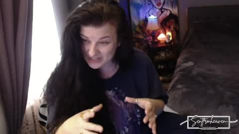 Tara online show from March 26, 1:28 pm