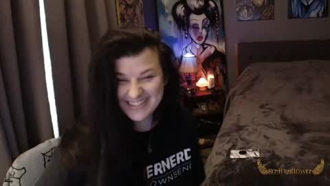 Snapshot of sentfrmheaven chatting on May 3, 12:11 pm Tara online show from May 3, 12:11 pm