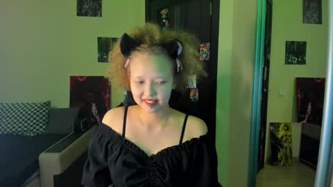 Snapshot of senya_sol chatting on March 25, 10:38 pm senya_sol online show from March 25, 10:38 pm
