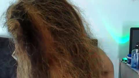 sephorandmonell online show from November 18, 8:35 pm