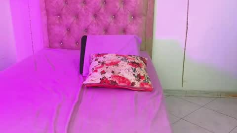 serafina_ online show from January 13, 3:58 pm