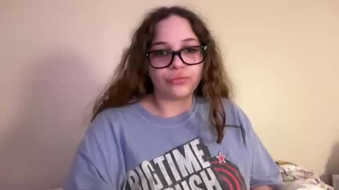 Seraphina online show from January 7, 1:08 am