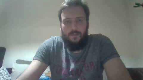 Snapshot of serbianguy8 chatting on April 3, 10:19 pm serbianguy8 online show from April 3, 10:19 pm