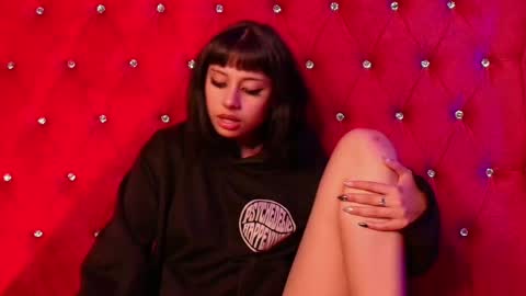 Seren  Follow me online show from March 11, 7:48 am