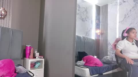 Snapshot of serena_sex31 chatting on May 2, 11:48 am Serena online show from May 2, 11:48 am
