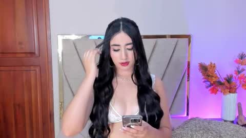 serenaaveline online show from November 12, 9:47 pm