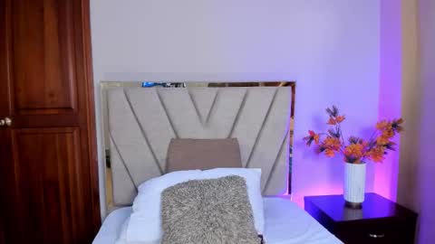 serenaaveline online show from November 24, 10:53 pm