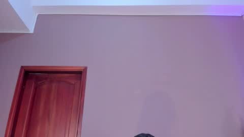 serenaaveline online show from December 19, 11:56 pm