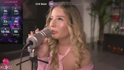 Snapshot of serenanoir chatting on May 21, 8:49 pm Serena online show from May 21, 8:49 pm