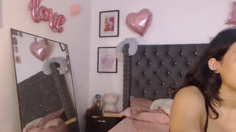 Snapshot of serenaroussee chatting on March 9, 1:56 am sararoussee online show from March 9, 1:56 am