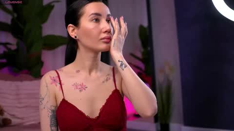 Serena online show from November 18, 11:36 am