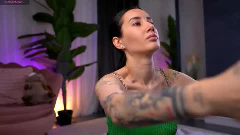 Serena online show from November 20, 11:10 am