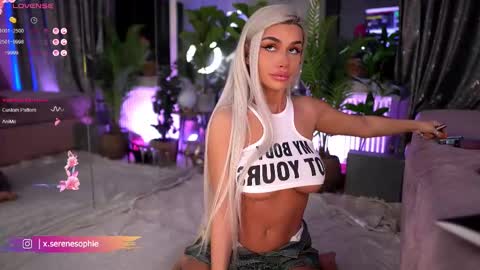 Snapshot of serene_sophiex chatting on March 9, 9:14 pm Serene Sophiex online show from March 9, 9:14 pm