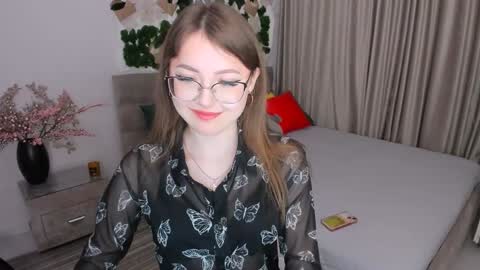 Ophelia online show from February 4, 4:08 pm