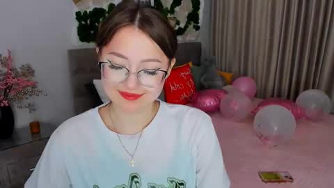 Ophelia online show from February 25, 7:36 pm