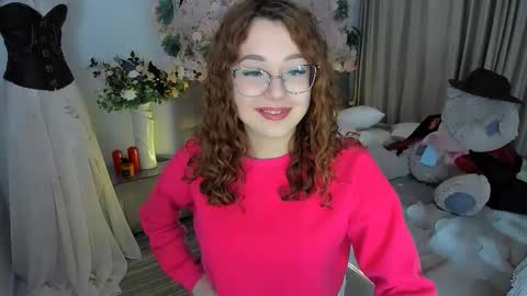 Ophelia online show from November 5, 4:07 pm