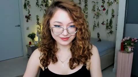 Ophelia online show from April 17, 12:30 pm