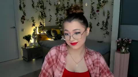 Ophelia online show from April 21, 4:23 pm