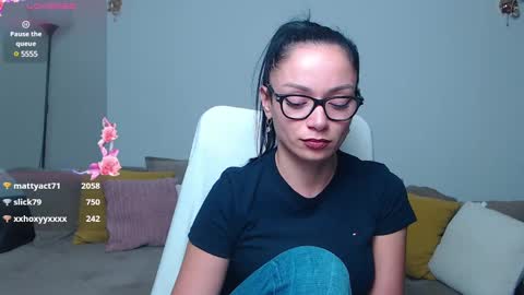 SereneSophi online show from December 3, 2:25 am