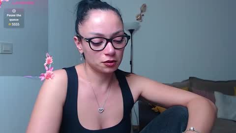 SereneSophi online show from January 31, 8:01 pm