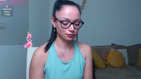 SereneSophi online show from February 6, 7:45 am