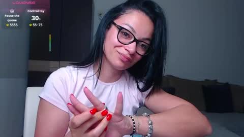 Snapshot of serenesophi chatting on June 4, 2:39 am SereneSophi online show from June 4, 2:39 am