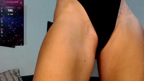 Snapshot of serenexxmilf chatting on December 8, 6:43 am serenexx  your MILF online show from December 8, 6:43 am