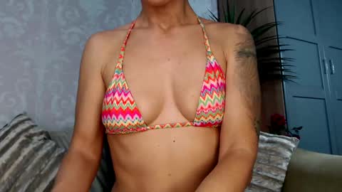 Snapshot of serenexxmilf chatting on January 19, 1:22 pm serenexx  your MILF online show from January 19, 1:22 pm