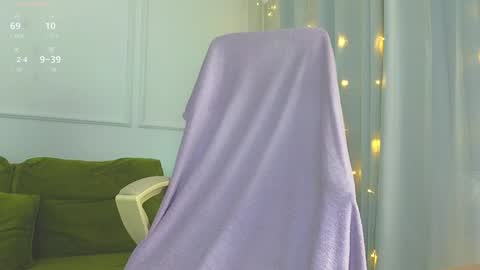 Snapshot of sereta_fin chatting on December 17, 1:27 pm Hey Guys and Girls non-binary personalities  Im Sereta online show from December 17, 1:27 pm