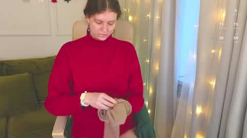 Snapshot of sereta_fin chatting on December 23, 10:53 am Hey Guys and Girls non-binary personalities  Im Sereta online show from December 23, 10:53 am