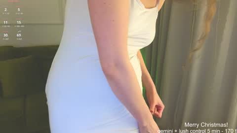 Snapshot of sereta_fin chatting on December 24, 3:47 pm Hey Guys and Girls non-binary personalities  Im Sereta online show from December 24, 3:47 pm