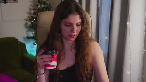 Snapshot of sereta_fin chatting on January 3, 10:41 am Hey Guys and Girls non-binary personalities  Im Sereta online show from January 3, 10:41 am