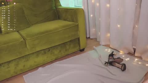 Snapshot of sereta_fin chatting on March 9, 6:43 pm Hey Guys and Girls non-binary personalities  Im Sereta online show from March 9, 6:43 pm