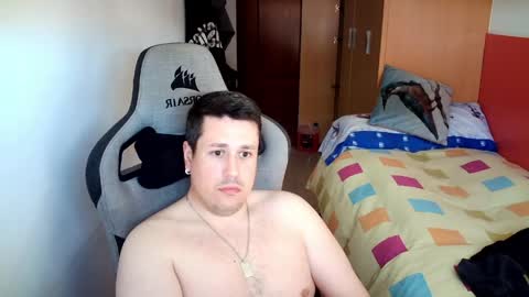 Pollos online show from April 6, 1:01 pm