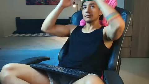 Sergioruiz 199 online show from June 11, 7:23 pm