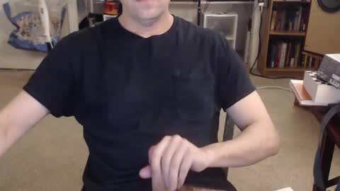 Snapshot of sergiovalenti chatting on April 3, 6:28 pm sergiovalenti online show from April 3, 6:28 pm