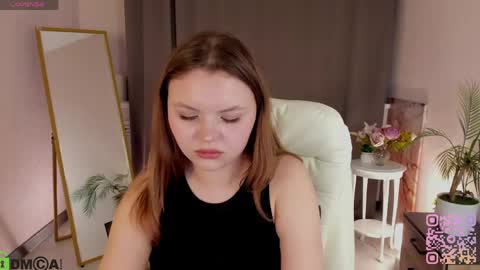 Snapshot of serinella chatting on May 4, 12:23 pm Serinella online show from May 4, 12:23 pm