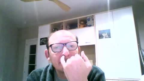 Snapshot of serrano49 chatting on February 4, 2:07 am serrano49 online show from February 4, 2:07 am