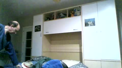 Snapshot of serrano49 chatting on March 3, 6:33 pm serrano49 online show from March 3, 6:33 pm