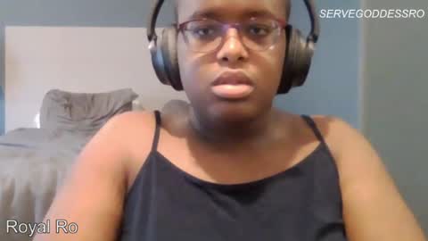 Snapshot of servegoddessro chatting on June 23, 6:17 pm servegoddessro online show from June 23, 6:17 pm