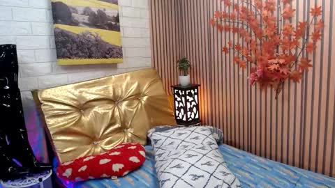 Snapshot of service_me711 chatting on January 12, 6:17 am call me MILES online show from January 12, 6:17 am