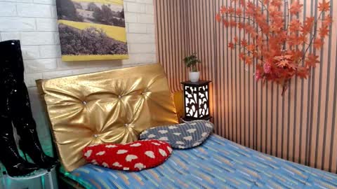 Snapshot of service_me711 chatting on January 21, 6:02 pm call me MILES online show from January 21, 6:02 pm