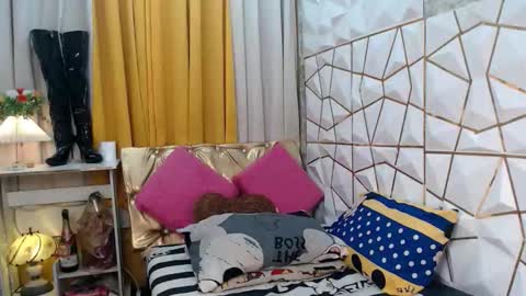 Snapshot of service_me711 chatting on September 15, 6:24 am call me MILES online show from September 15, 6:24 am