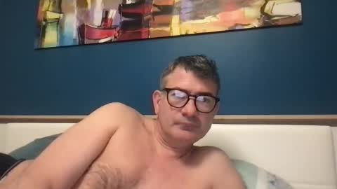 Snapshot of sesamechris92 chatting on March 3, 6:48 am sesamechris92 online show from March 3, 6:48 am