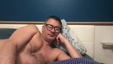 Snapshot of sesamechris92 chatting on March 5, 6:54 am sesamechris92 online show from March 5, 6:54 am