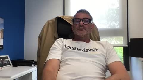 Snapshot of sesamechris92 chatting on May 20, 4:35 pm sesamechris92 online show from May 20, 4:35 pm