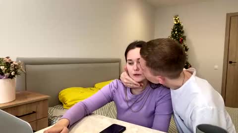 sescouple online show from January 6, 8:14 am