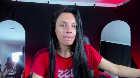 Snapshot of sesymilf chatting on October 26, 3:45 am LUCERO online show from October 26, 3:45 am