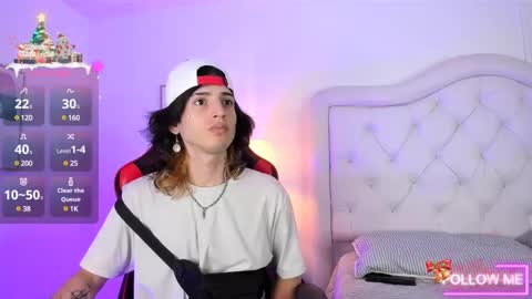 sett_and_gwen online show from December 16, 9:20 pm